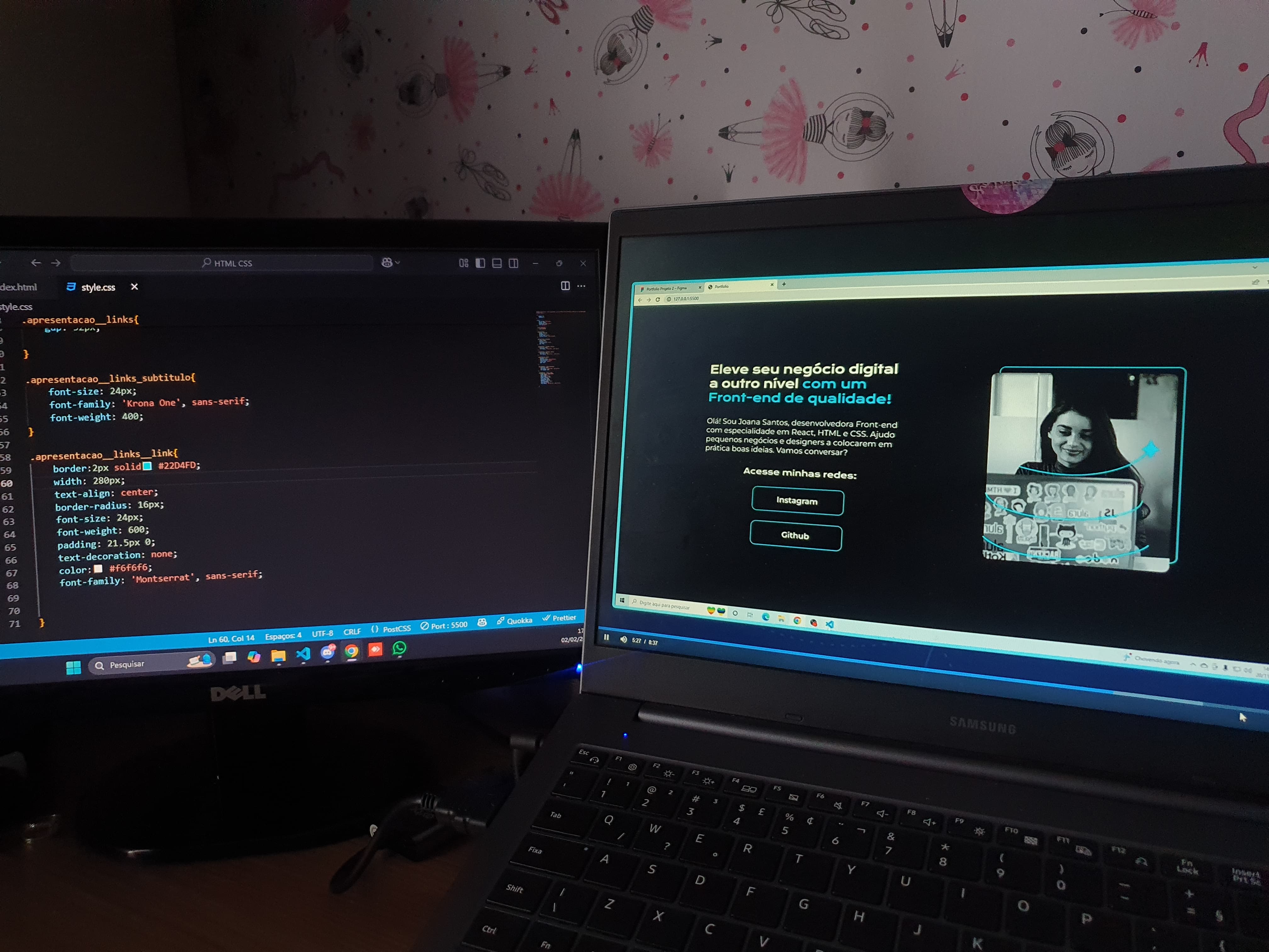 Foto de um notebook com conteúdo de tecnologia(estudos)